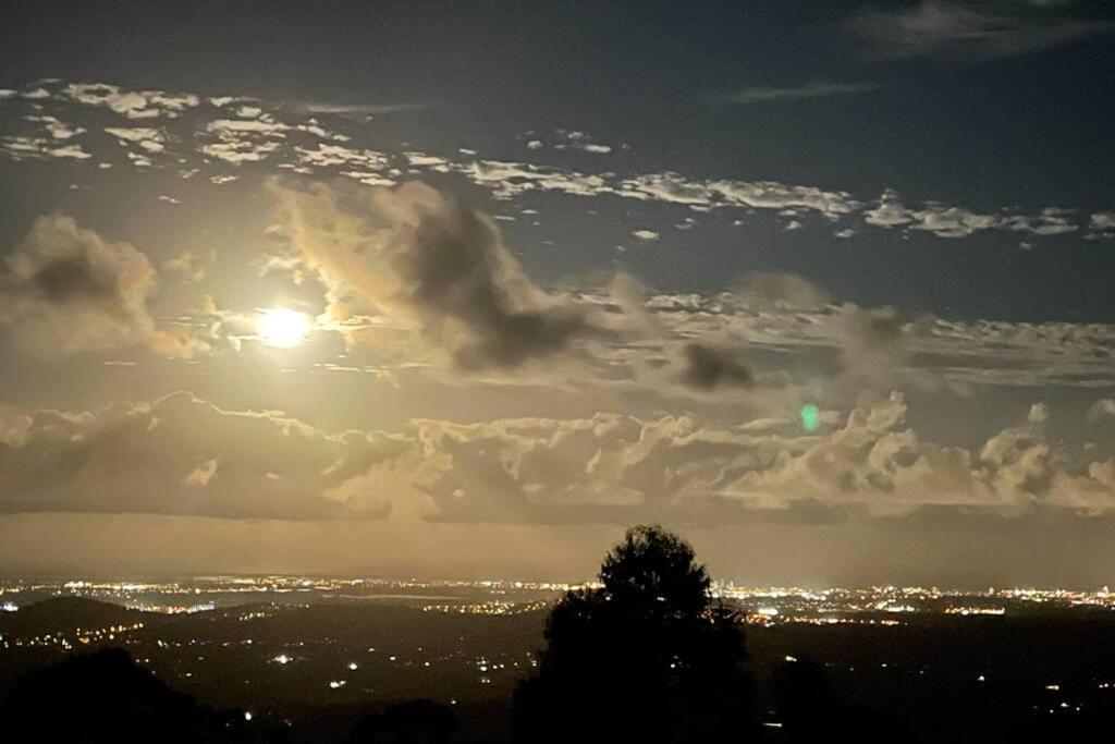 Mountain Living With Ocean Views Villa Mount Tamborine Exteriör bild