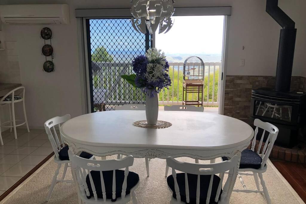 Mountain Living With Ocean Views Villa Mount Tamborine Exteriör bild